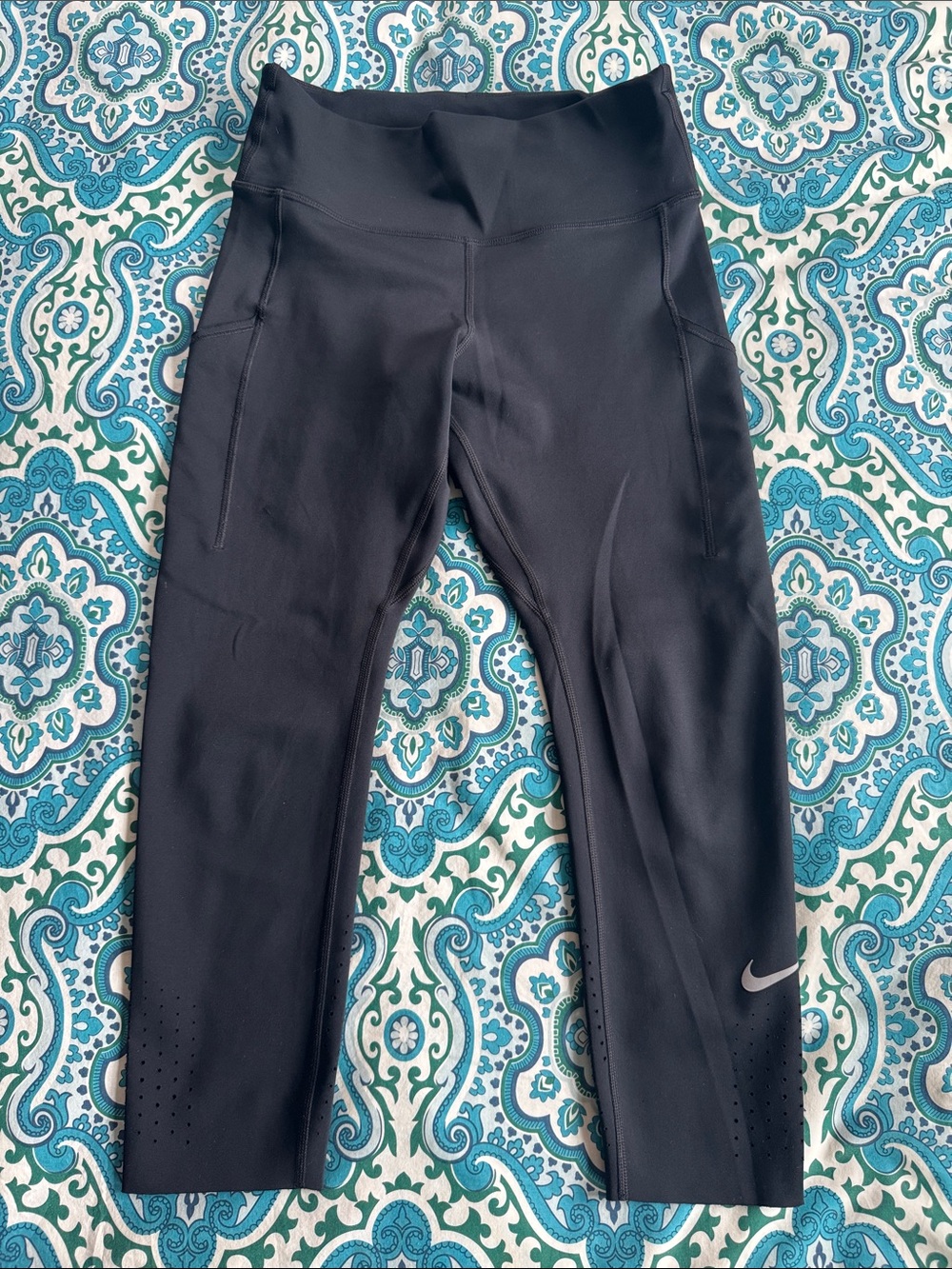 Women's Nike Epic Lux Crop - CN8043-010 black size S
